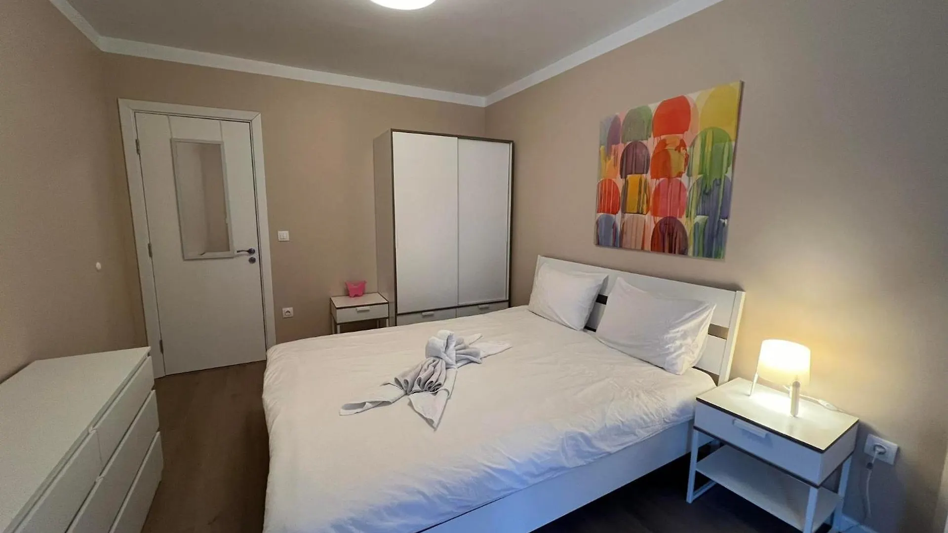 Boston Cozy Elegant Family Apt W Parking Near Nsa Sofya